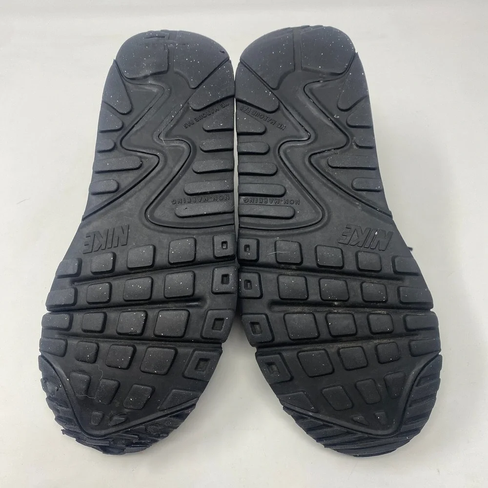 Nike Air Max 90 Triple Black Sneakers CD6864-001‎ Youth Size 6.5Y